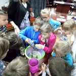 Dzień organizacyjny - zabawa i eksperymenty